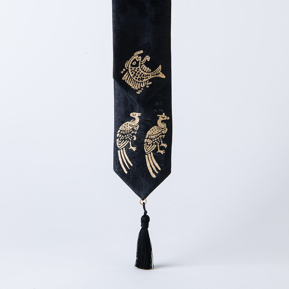 GLEAF silk keychain featuring gold-leaf stamped carp and pheasant design – traditional Korean handcrafted item