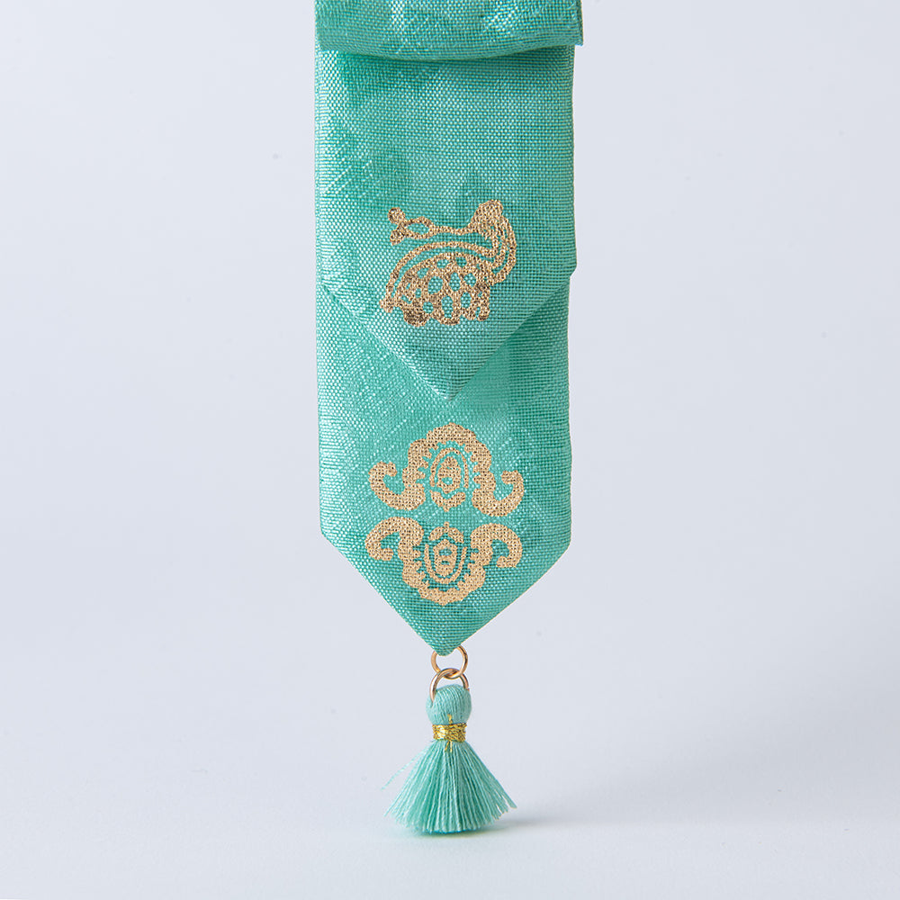 GLEAF silk keychain featuring gold-leaf stamped turtle and bat design – traditional Korean handcrafted item