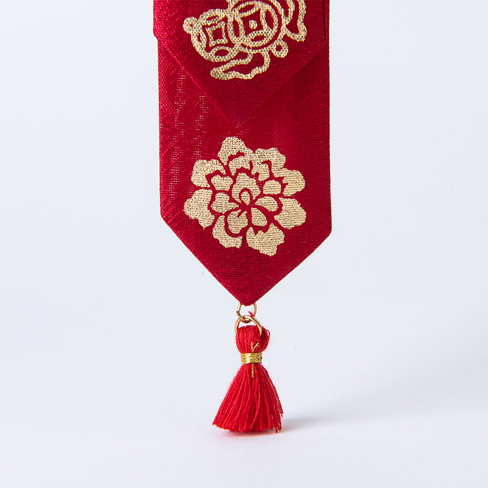 GLEAF red silk keychain featuring gold-leaf stamped money and peony design – traditional Korean handcrafted item