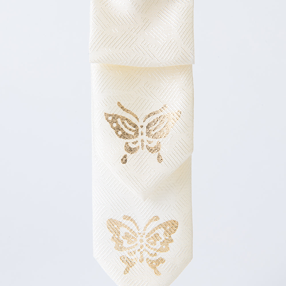 Elegant 100% silk Korean keyring with gold-leaf butterfly emblem – artisan-made by GLEAF