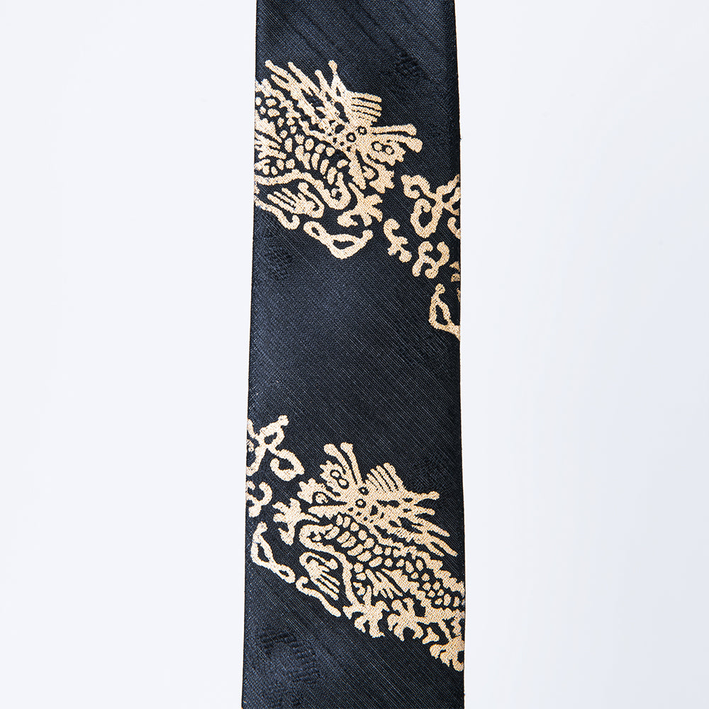 Elegant Korean artisan tie with gold-leaf dragon motif on black silk – heritage inspired design