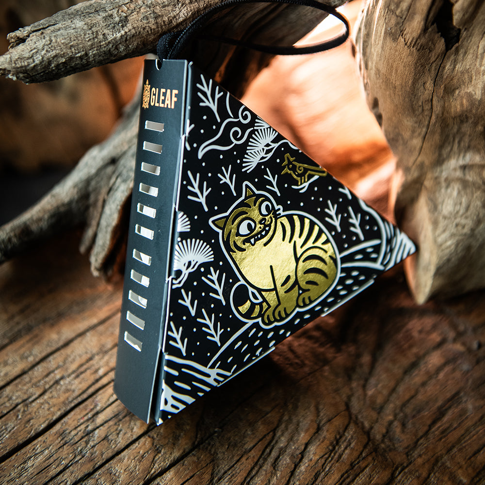 Handcrafted Korean Sachet with Lucky Tiger Motif and Gold-Leaf Design – GLEAF