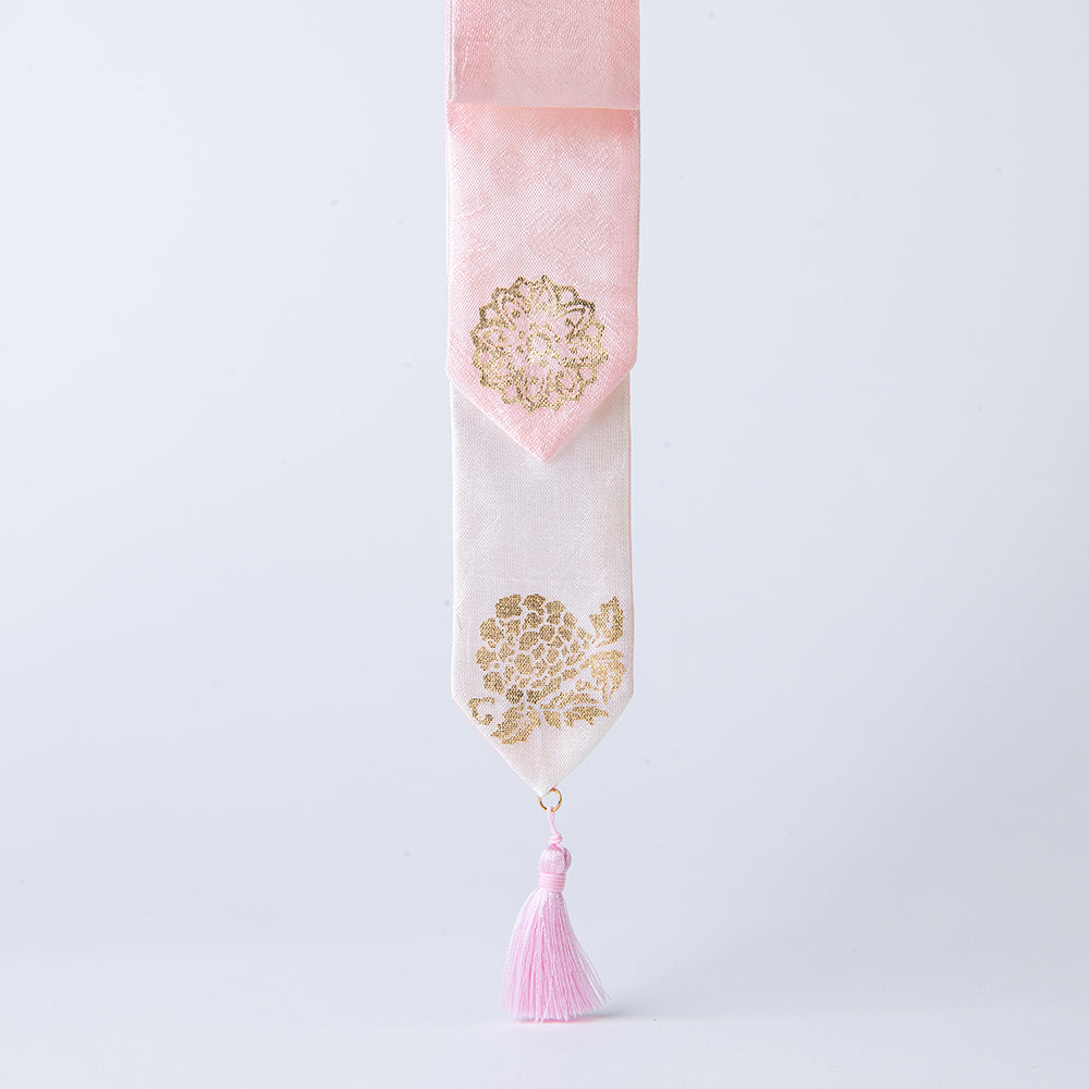 Elegant 100% silk Korean keyring with gold-leaf floral emblem – artisan-made by GLEAF