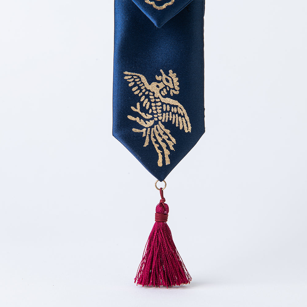 GLEAF silk keychain featuring gold-leaf stamped cloud and phoenix design – traditional Korean handcrafted item